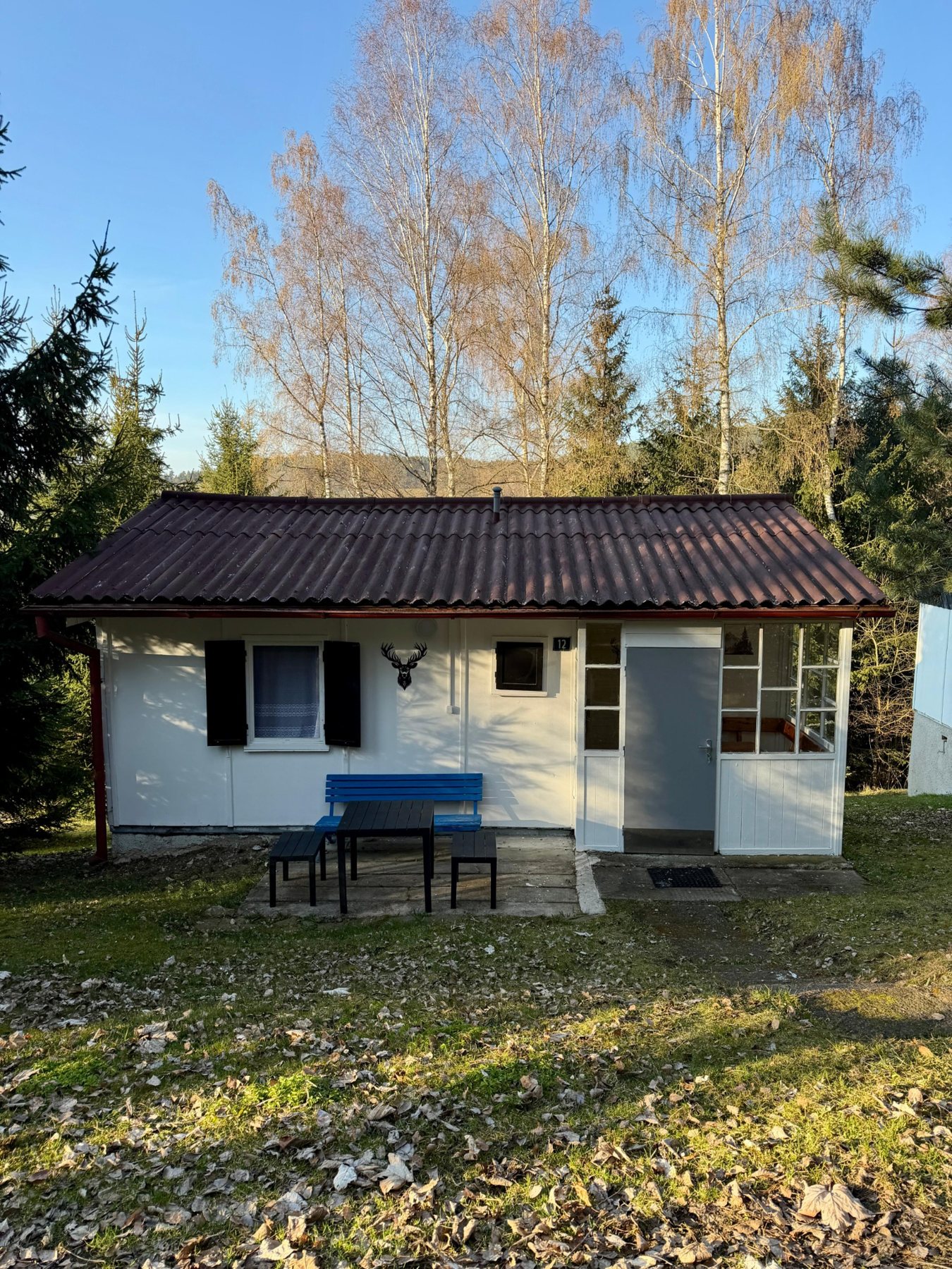 Skutečný exteriér Jelení chaty